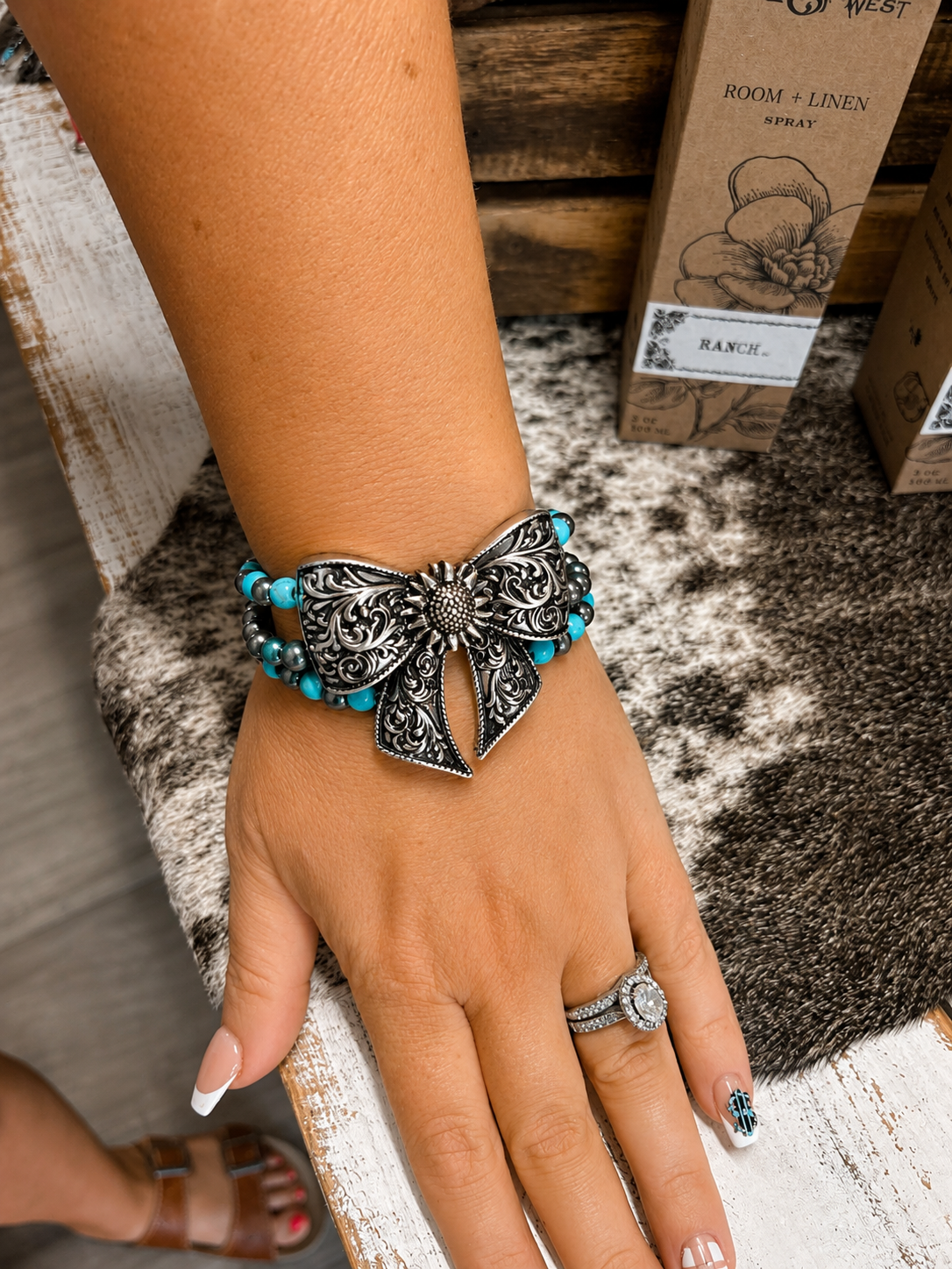 Western Filigree Bow Stretch Bracelet