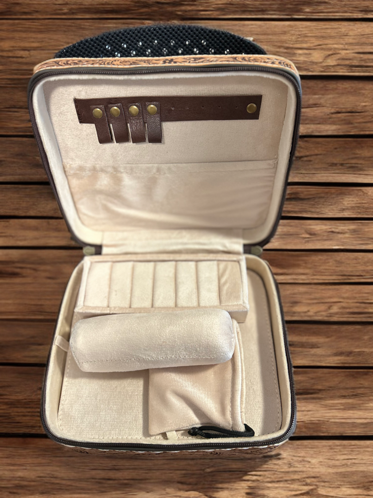 The Saddle Stitch Travel Case