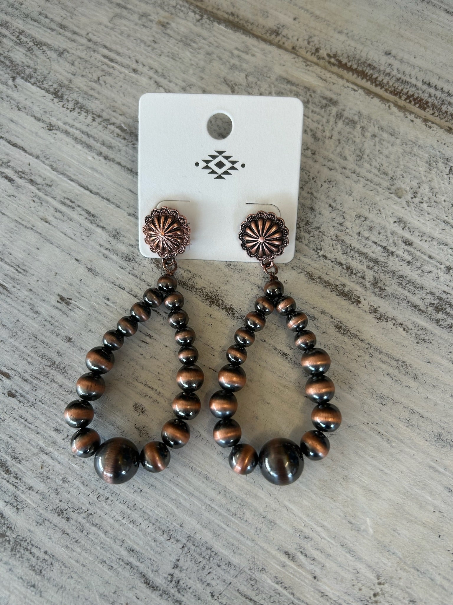 The Western Glow Pearl Earrings