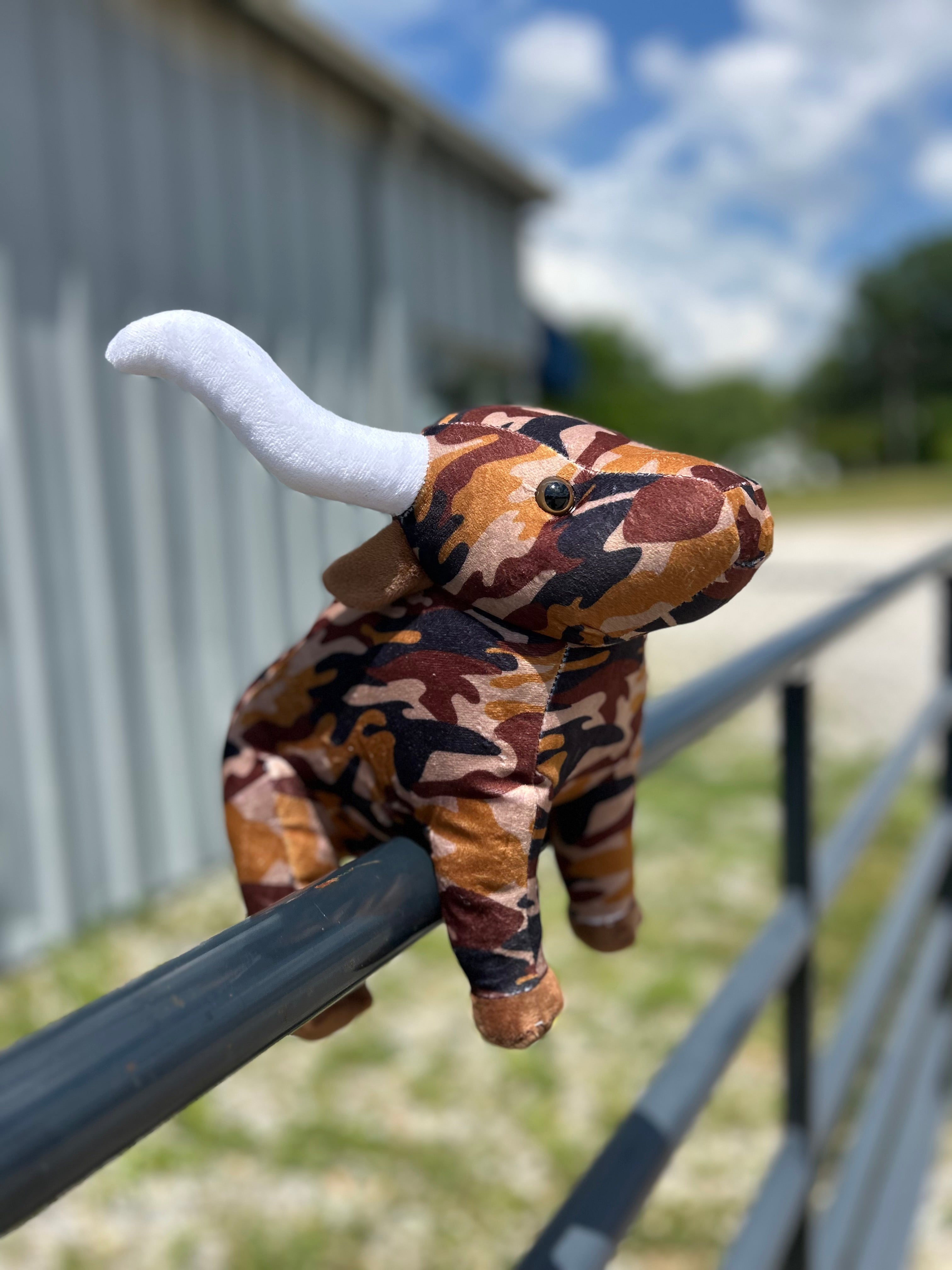 Camo Longhorn- Medium Farm Pal